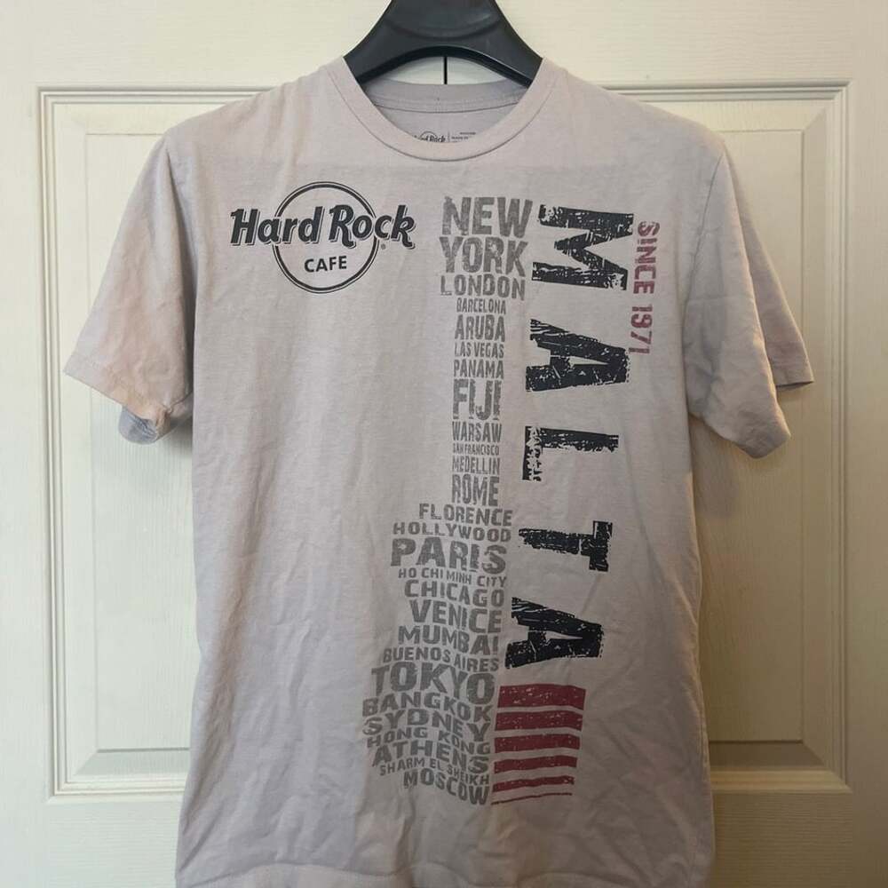 Hard Rock Cafe Malta T-Shirt Size Medium Gray Souvenir Graphic